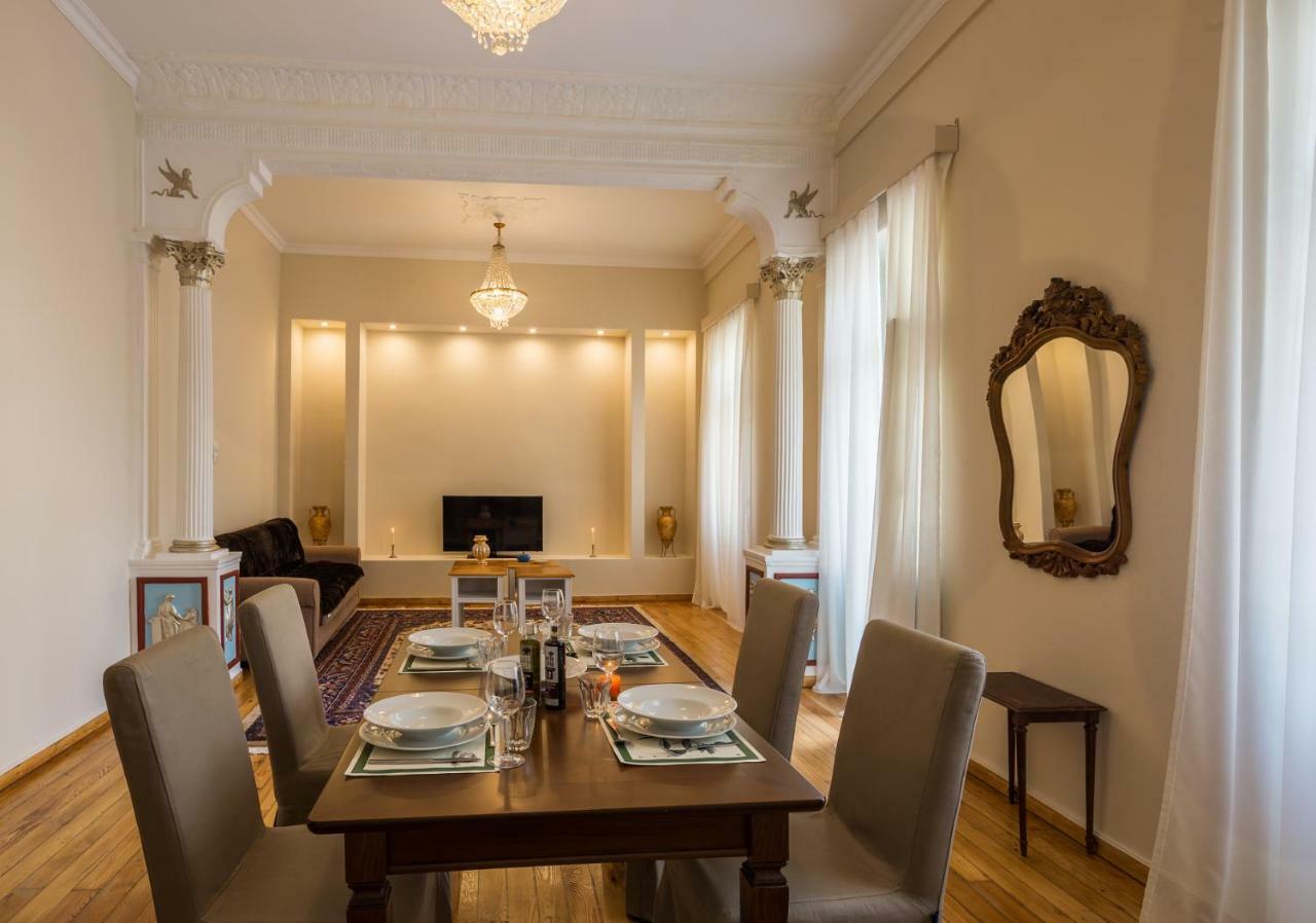 Artdecoathens Apartment *