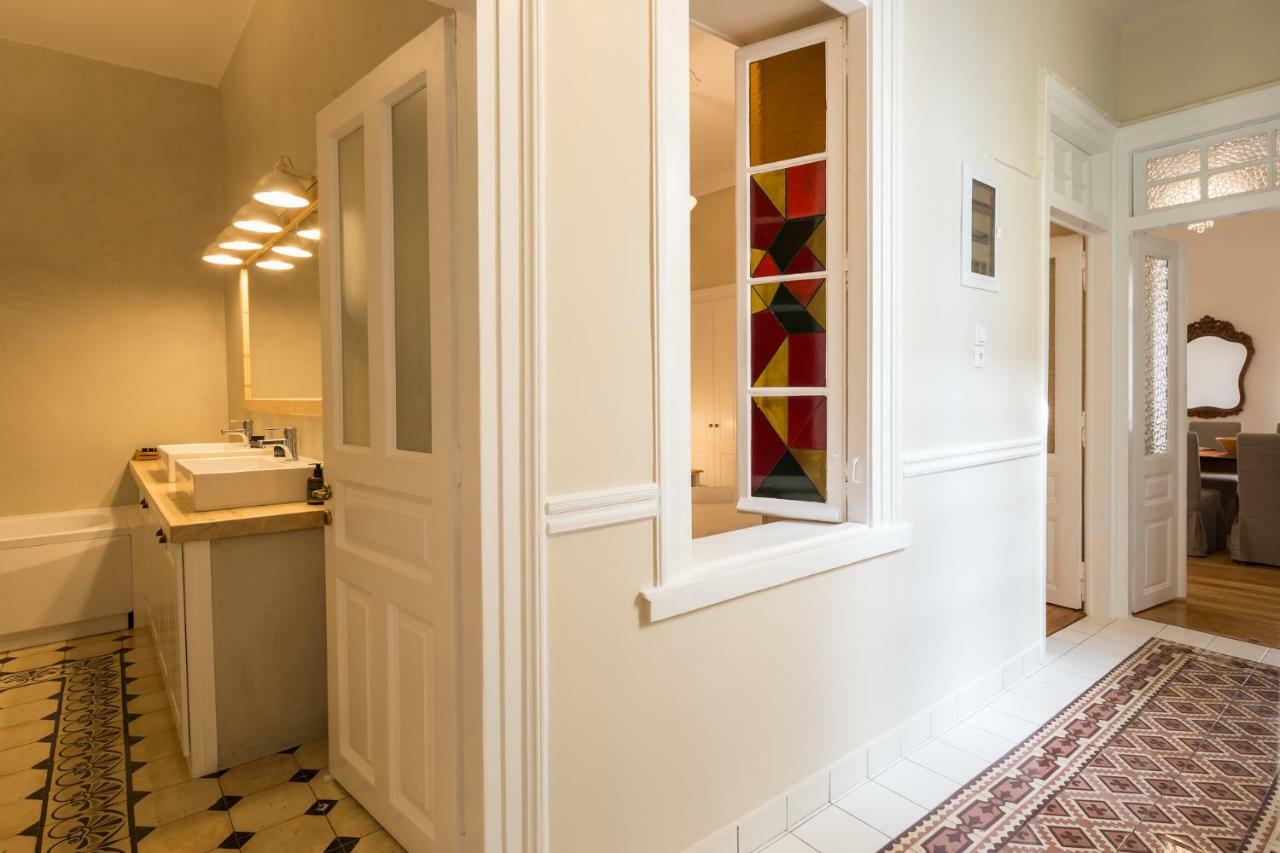 Artdecoathens Apartment